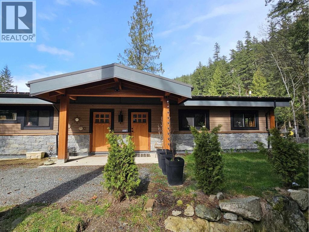 3070 Midnight Way, Squamish