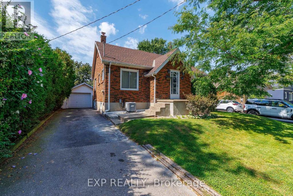 61 Marmora Street, St. Catharines (e. Chester)