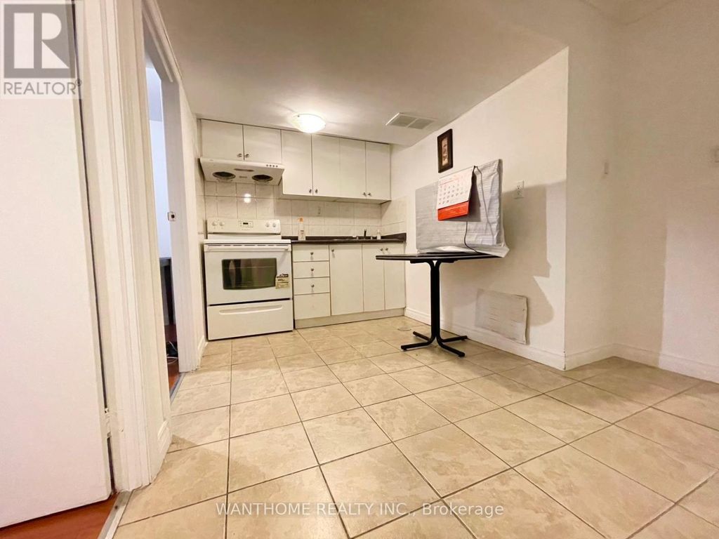 Bsmt - 82 Maresfield Drive, Toronto (milliken)