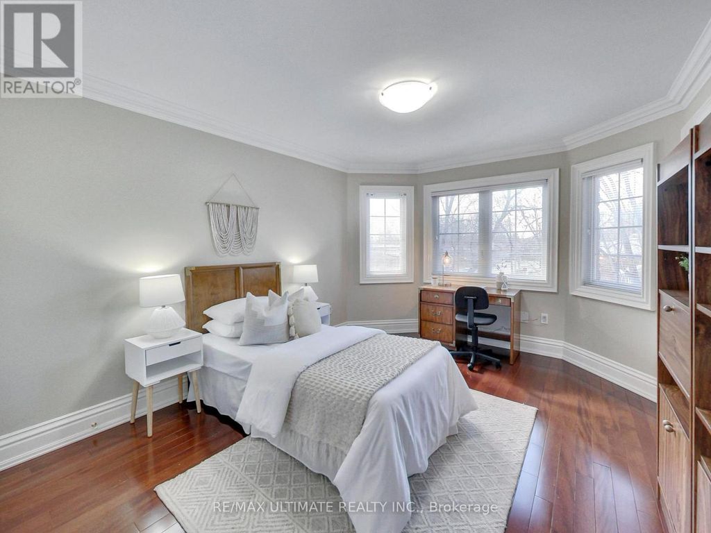 1 - 40 Harrow Drive, Toronto (brookhaven-Amesbury)