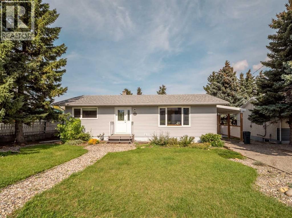 809 Hyde Street, Pincher Creek