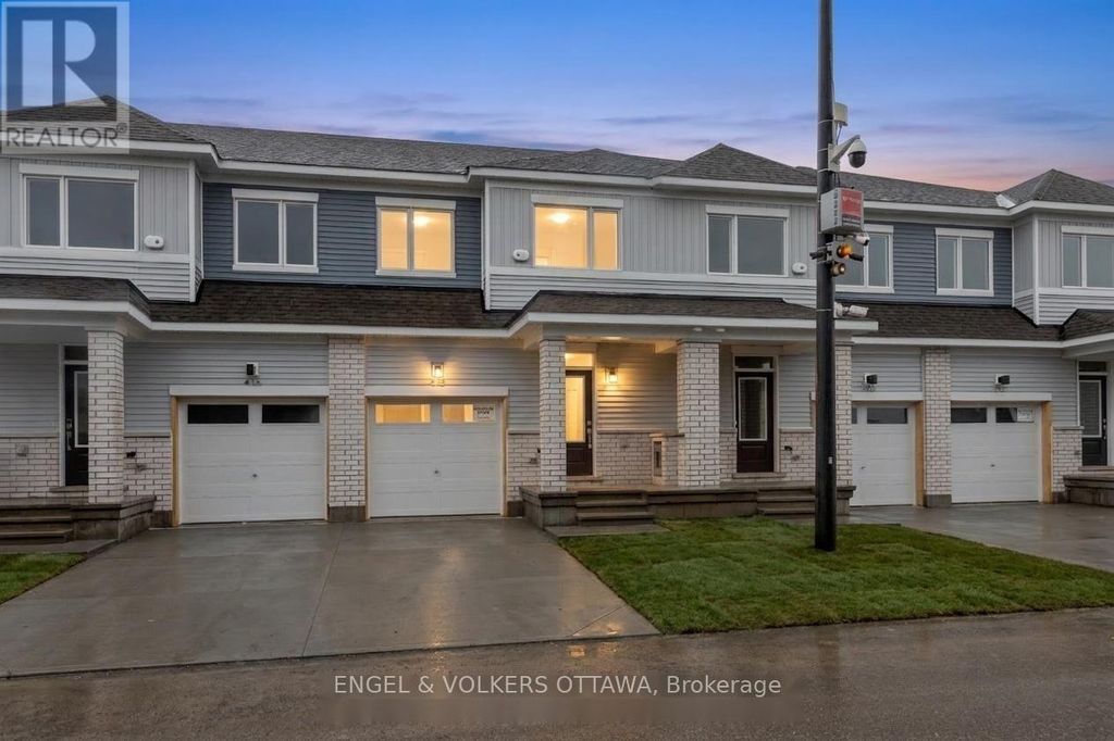 418 Les Emmerson Drive, Ottawa