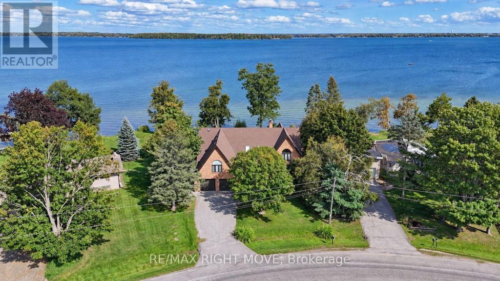 2199 Thomson Crescent, Severn