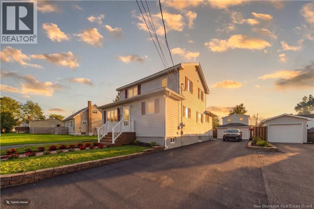 162 Churchill, Moncton