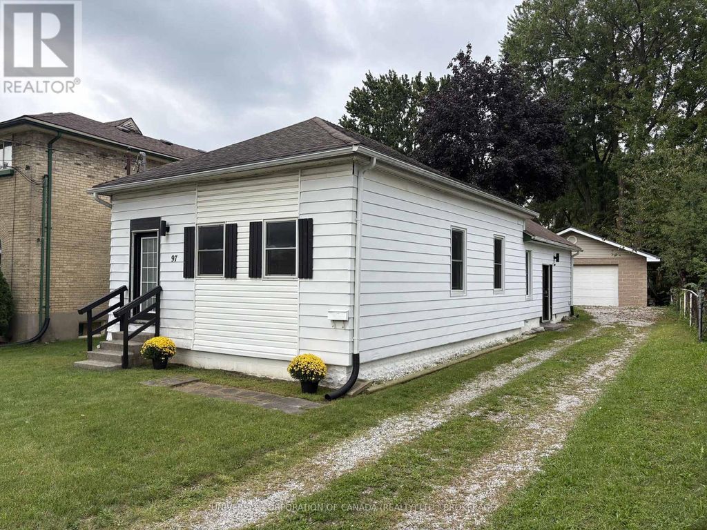 97 Chesley Avenue, London East (east L)