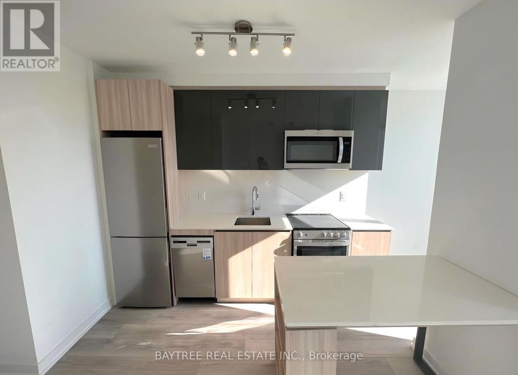 205 - 11 Maryport Avenue, Toronto (downsview-Roding-Cfb)