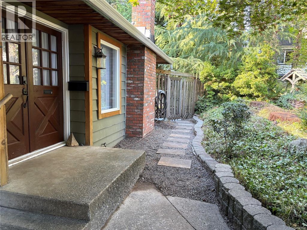 254 Fawn Rd, Campbell River