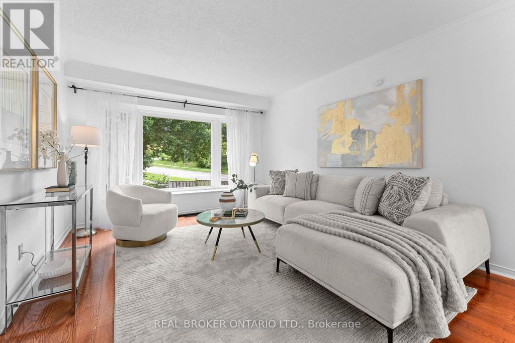 1 Baronial Court, Toronto (rouge)