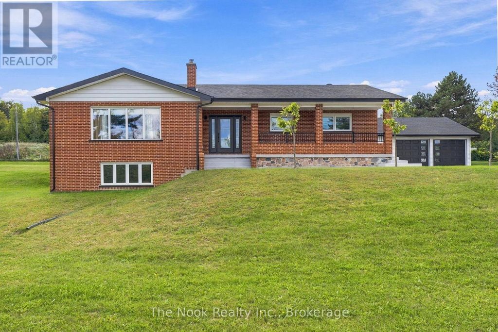 8803 Dale Road, Hamilton Township