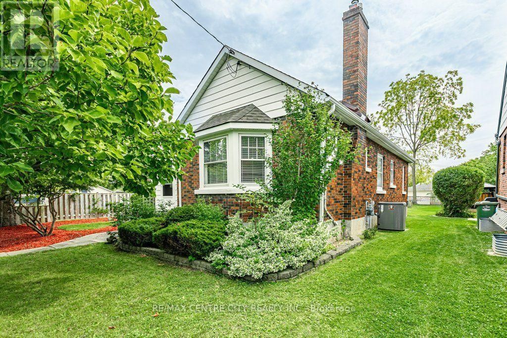 123 1/2 Myrtle Street, St. Thomas
