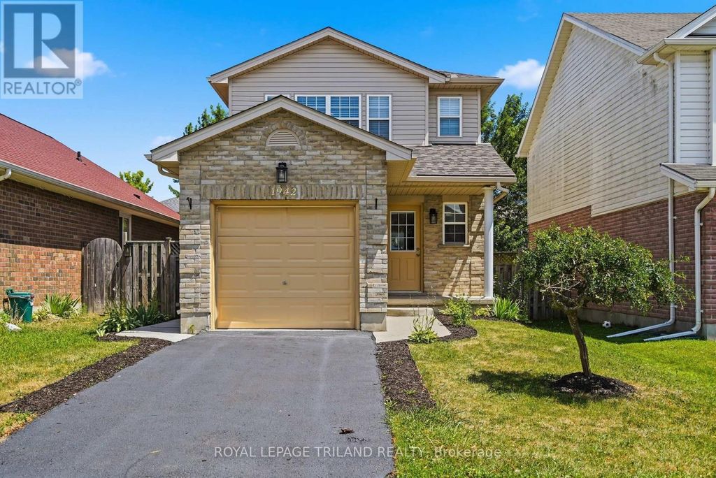 1942 Bloom Crescent, London North (north C)
