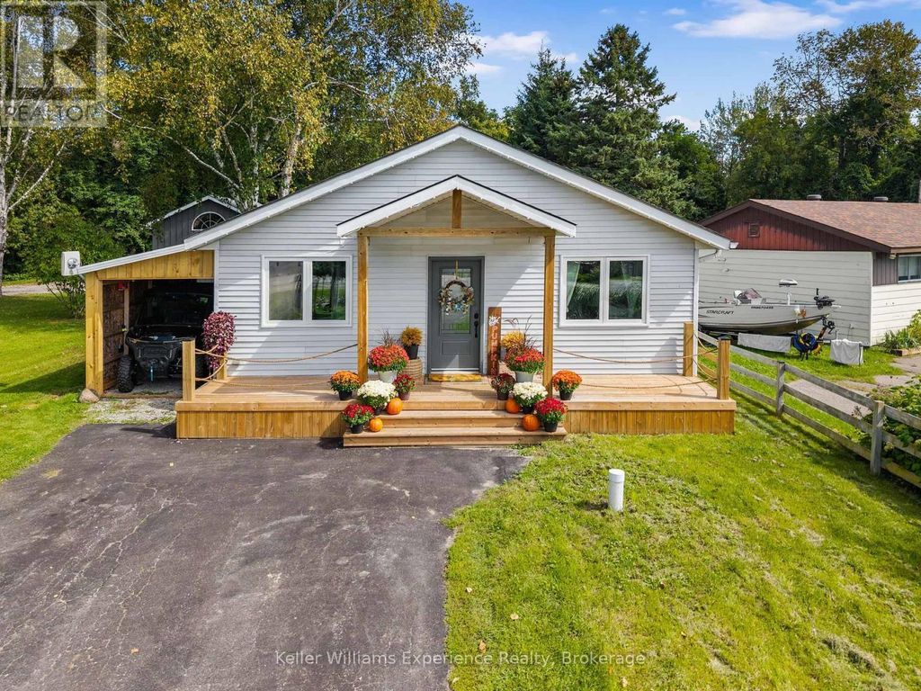 5691 Penetanguishene Road, Springwater