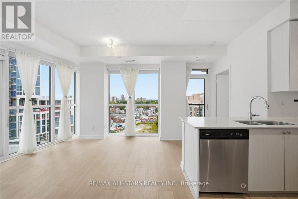 824 - 8 Trent Avenue, Toronto (east End-Danforth)