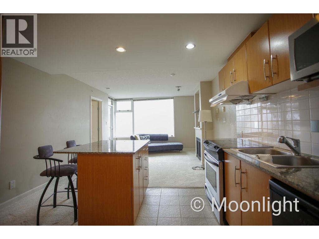 409 9298 University Crescent, Burnaby