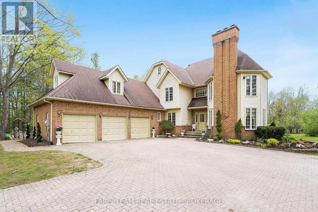 4 Mills Circle, Springwater