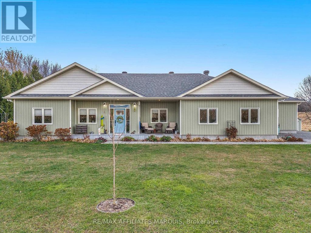 100 Summers Road, Rideau Lakes