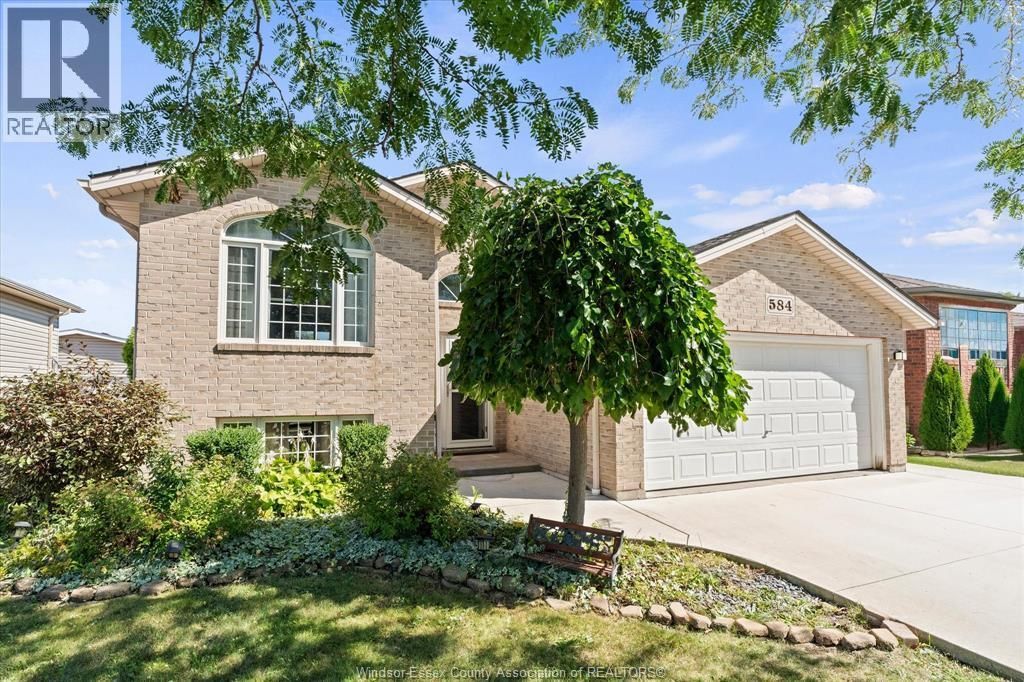 584 Pettypiece Drive, Amherstburg