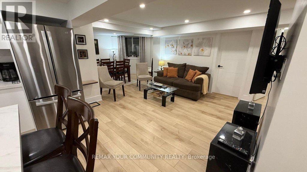 Basement - 204 Mccaffrey Road, Newmarket (summerhill Estates)