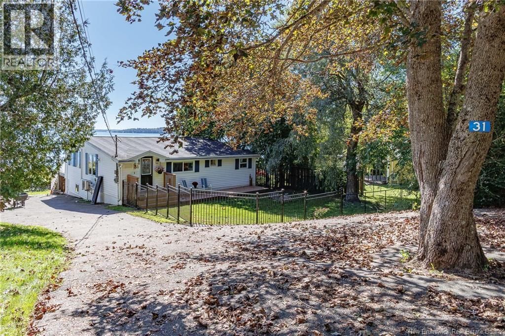 31 River Street, Grand Bay-Westfield