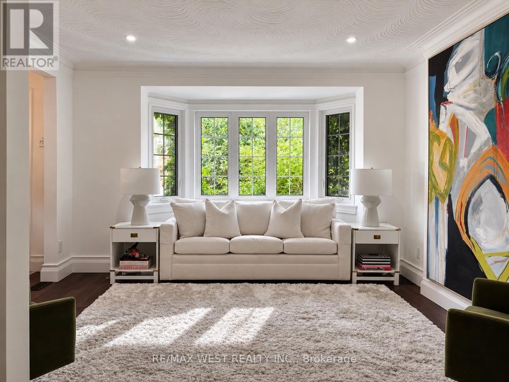 12 Brentwood Road S, Toronto (stonegate-Queensway)