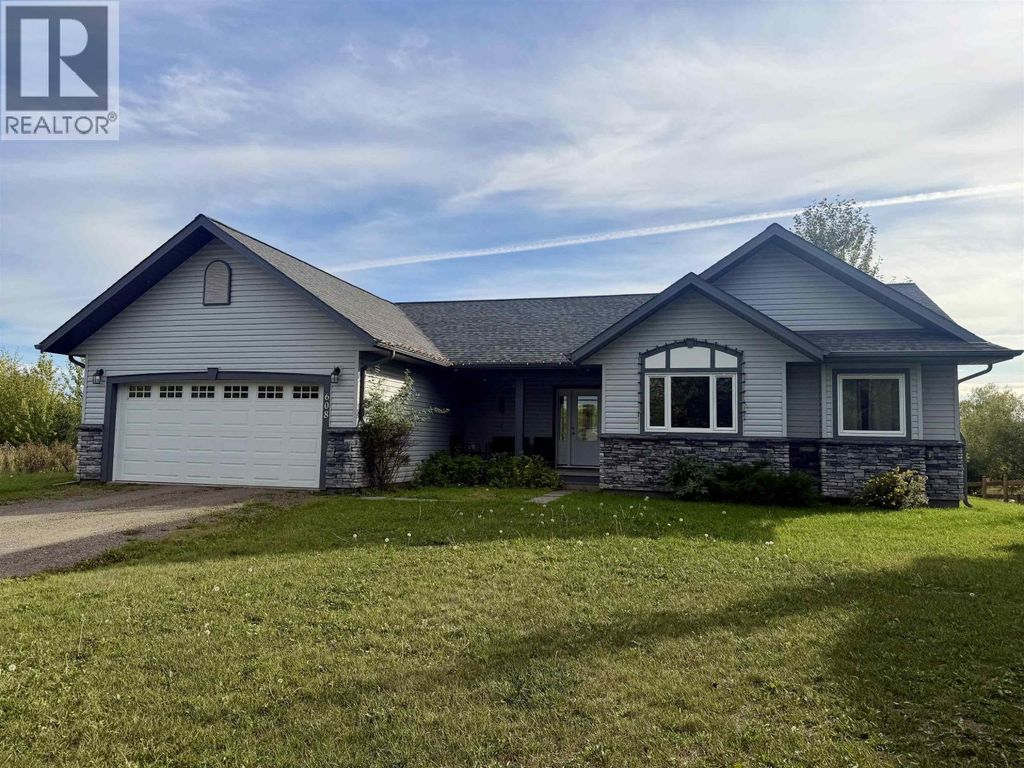 608 Reid Drive, Vanderhoof