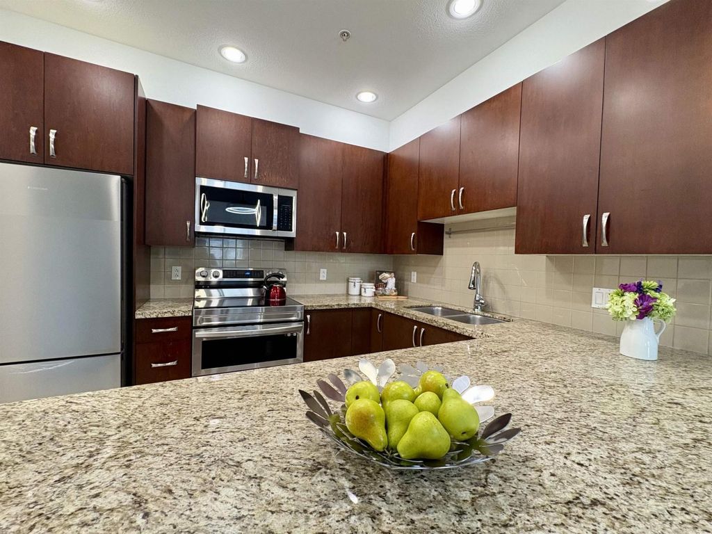 112 10237 133 Street, Surrey