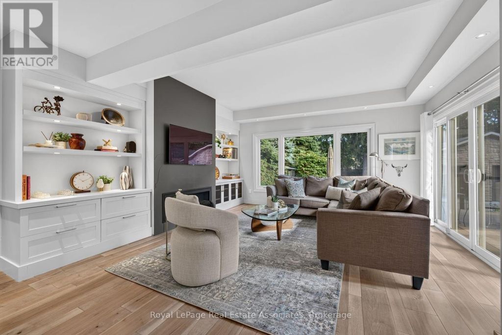 33 Ben Machree Drive, Mississauga (port Credit)