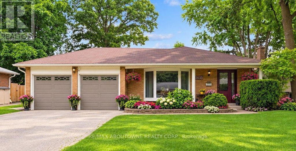 2033 Saxon Road, Oakville (wo West)