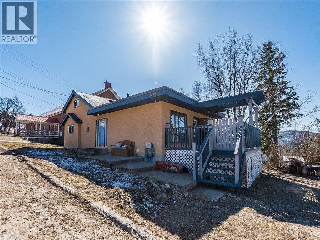 2243 First Avenue, Rossland