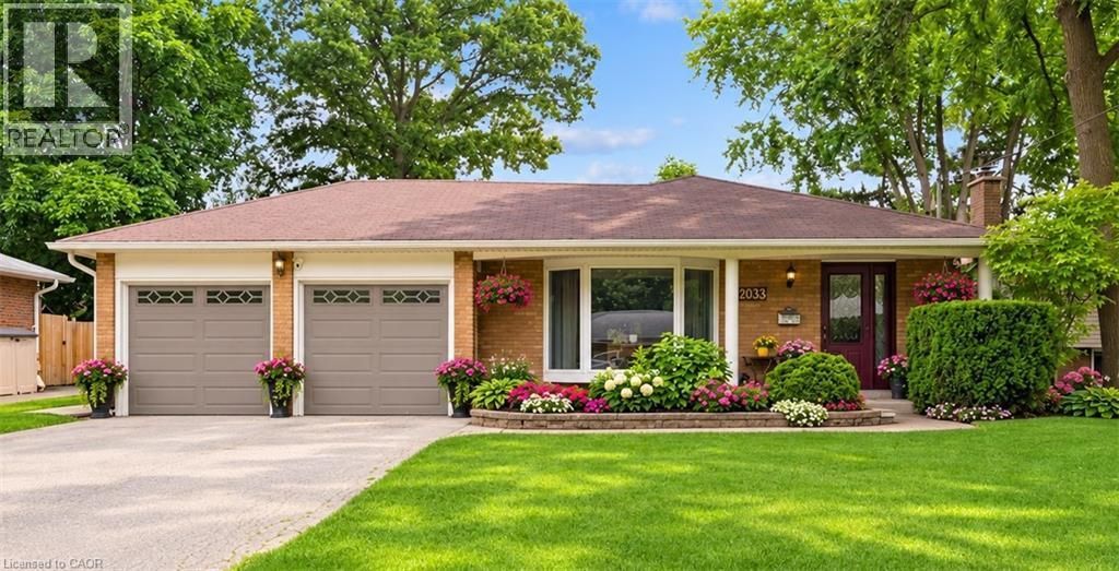2033 Saxon Road, Oakville