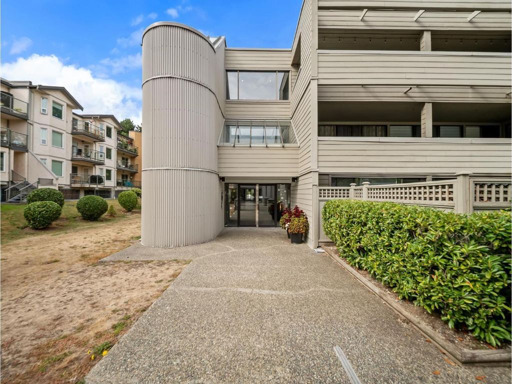 208 15272 19 Avenue, Surrey