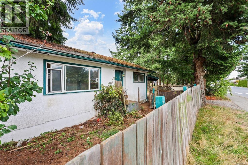 224 Westgate Rd, Campbell River