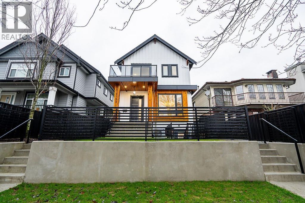 1 2753 Nanaimo Street, Vancouver