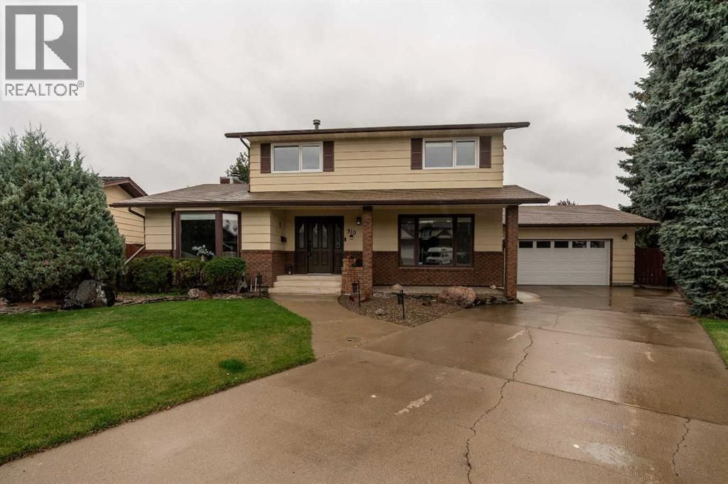 310 Kings Bay S, Lethbridge