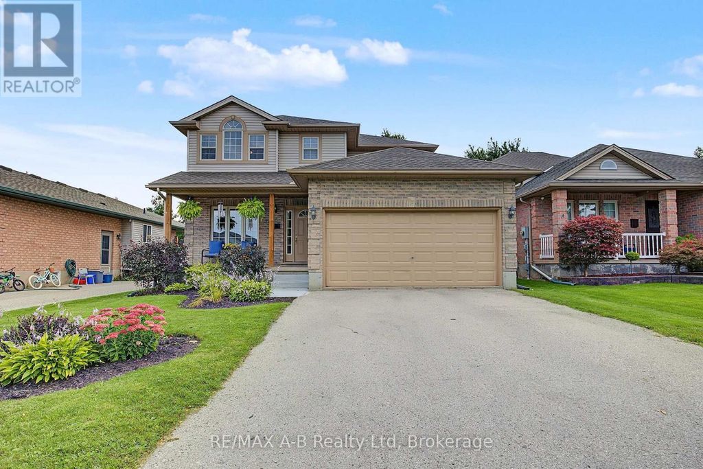 15 Cook Crescent, St. Thomas