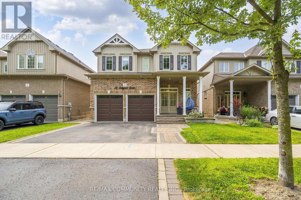 23 Holyrod Drive, Clarington (courtice)