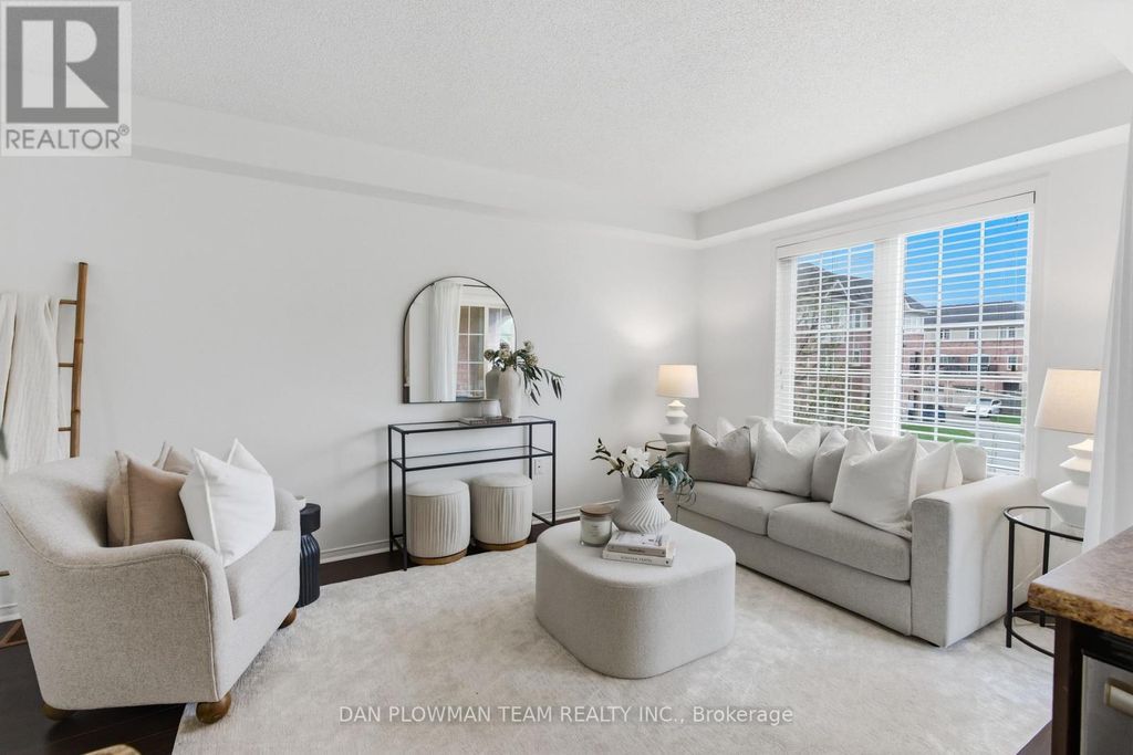 23 Blunden Road, Ajax (central East)