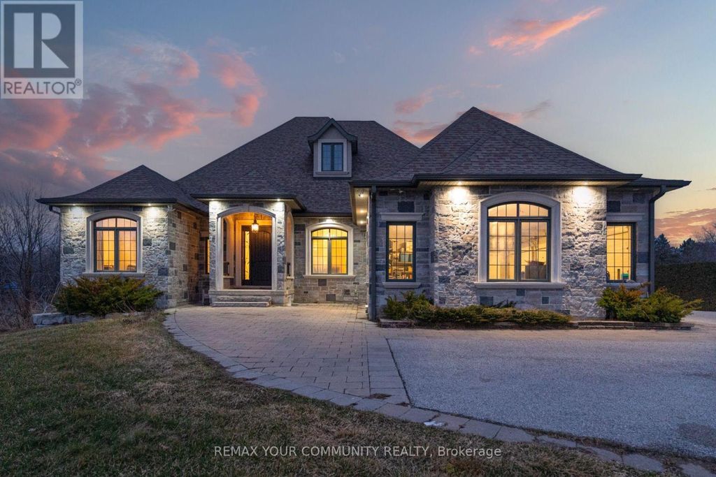20111 Bathurst Street E, East Gwillimbury (holland Landing)