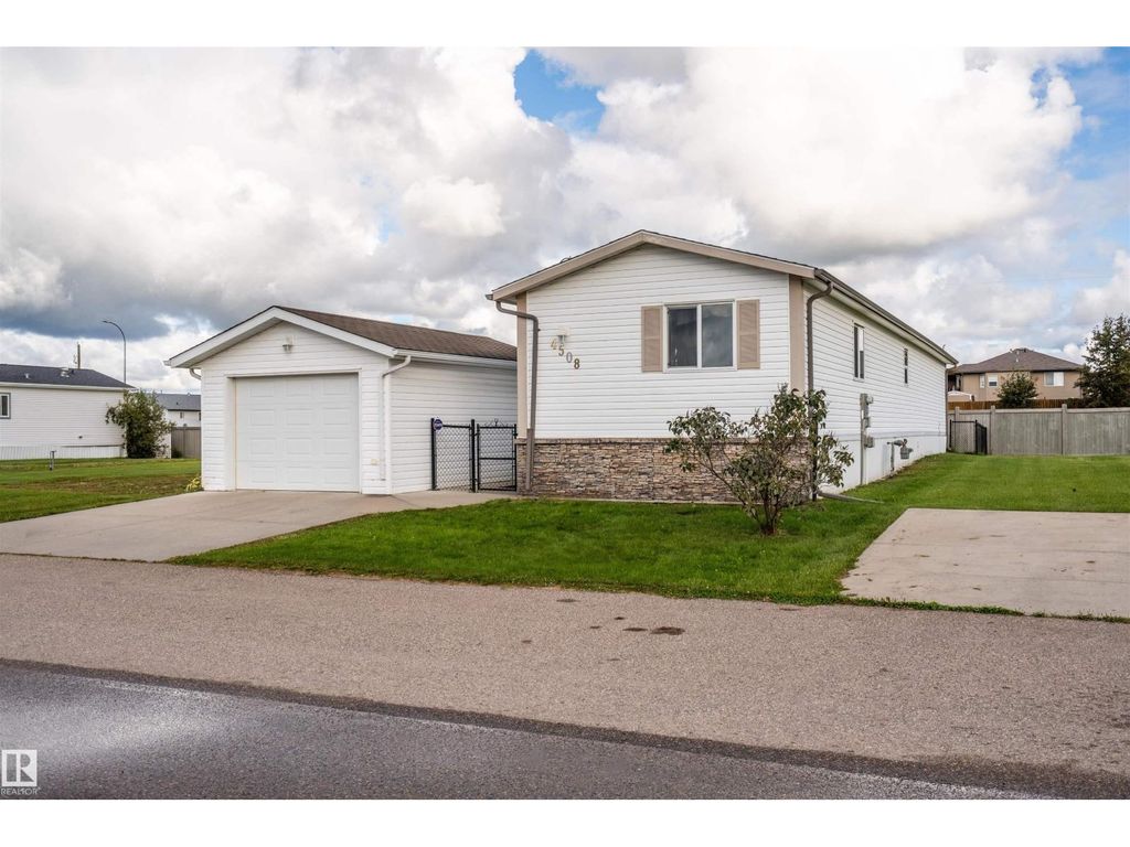 4508 Labrador Rd, Cold Lake