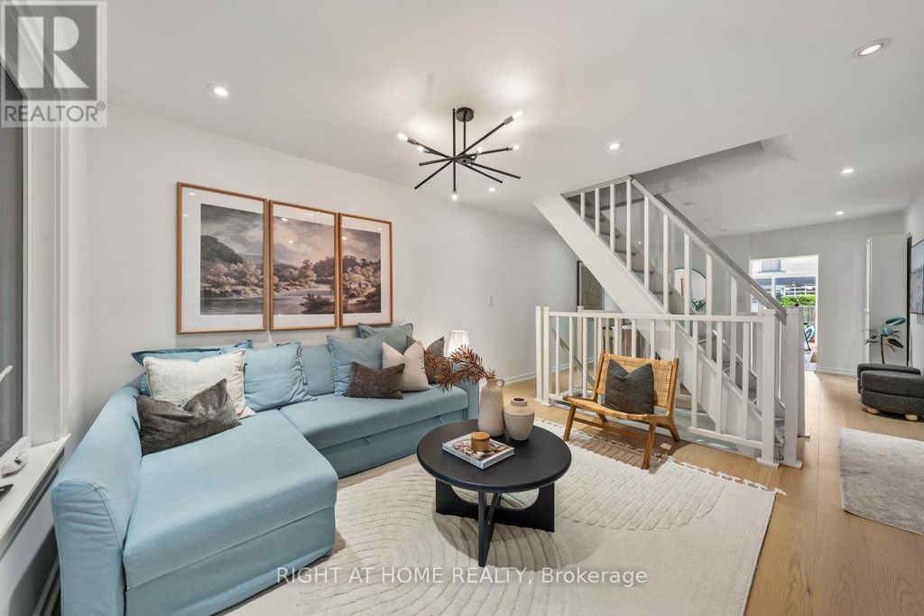 5 1/2 Luttrell Avenue, Toronto (east End-Danforth)