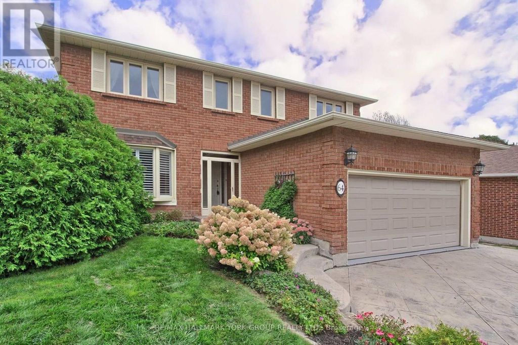 64 Golf Links Drive, Aurora (aurora Highlands)
