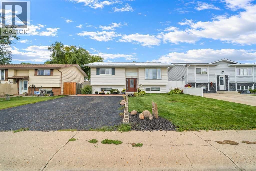 828 6 Street Se, Redcliff