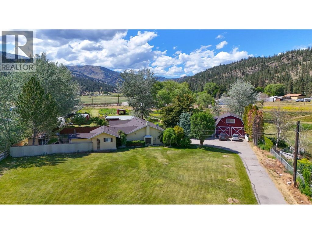 212 Carr Crescent, Oliver