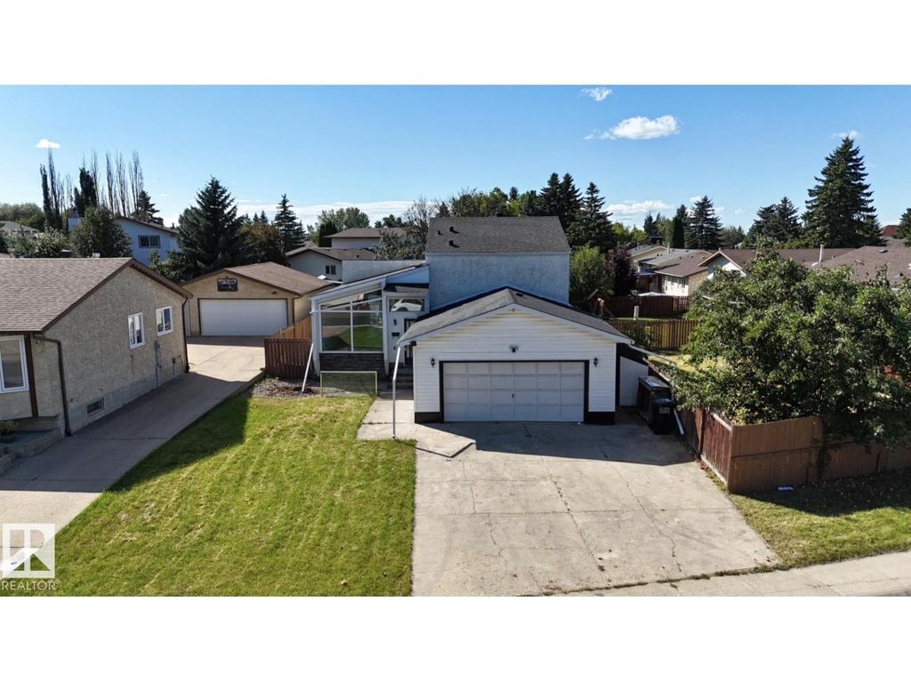 1768 48a St Nw, Edmonton