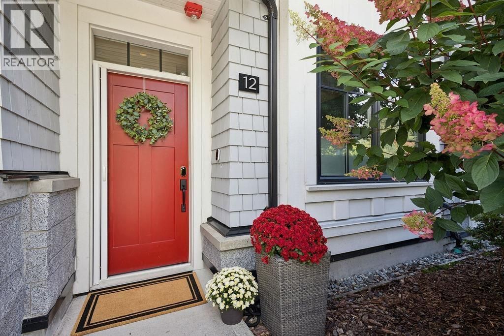 12 1133 Ridgewood Drive, North Vancouver