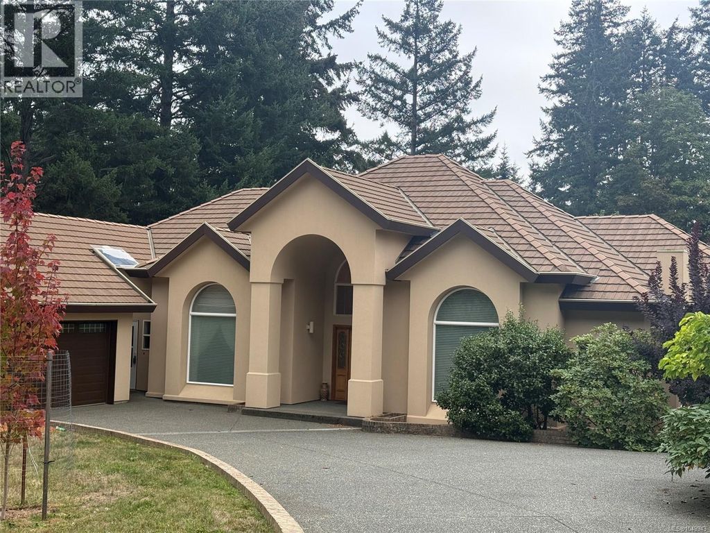 1292 Hudson Rd, Comox