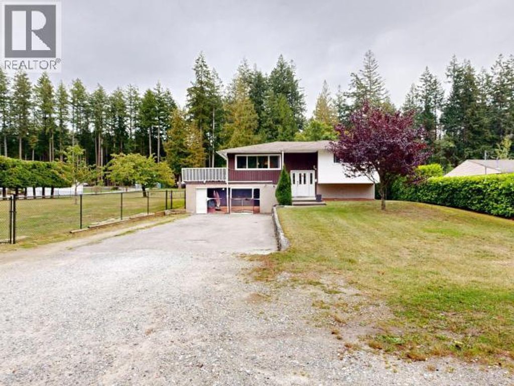 4710 Bowness Ave, Powell River