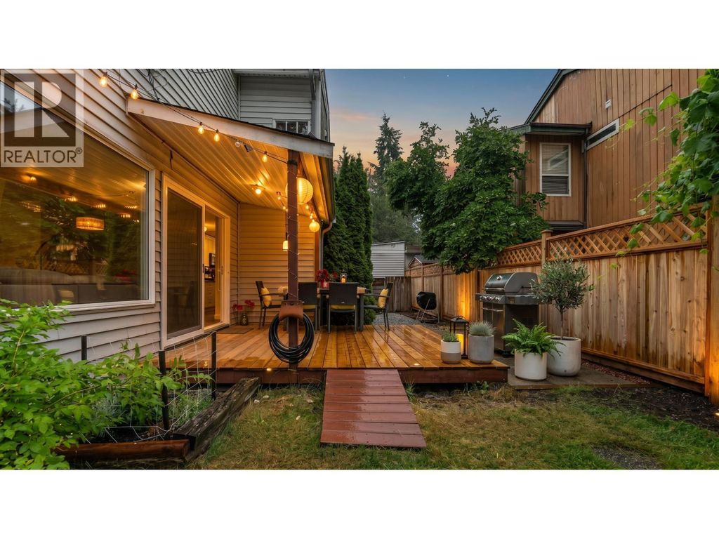 886 Pinebrook Place, Coquitlam