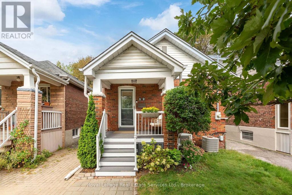 12 Newmarket Avenue, Toronto (woodbine-Lumsden)