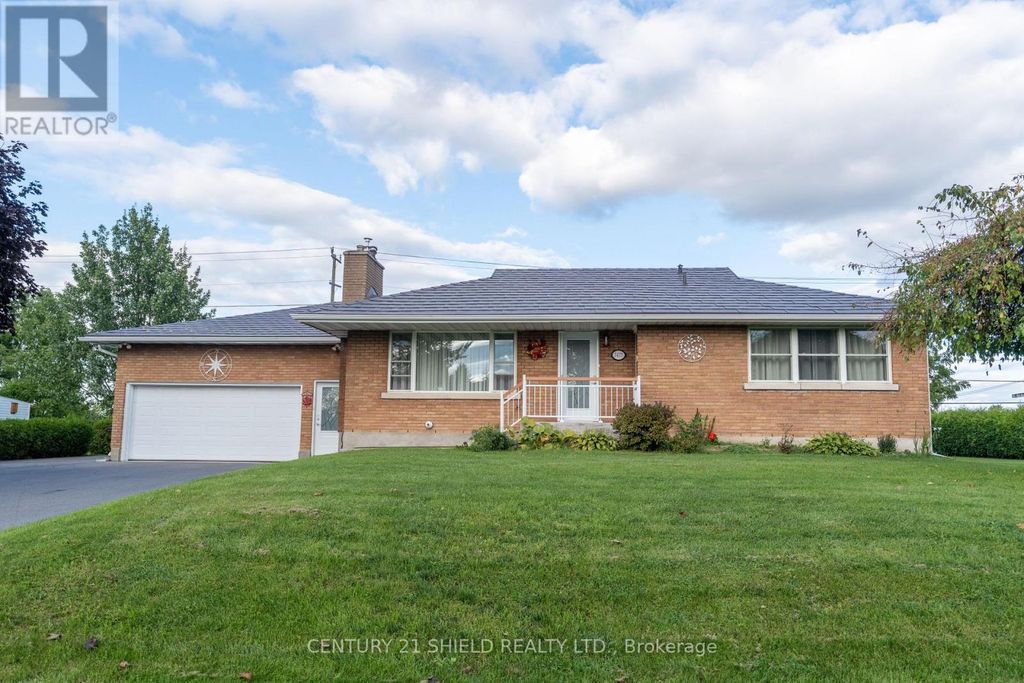 3477 Marydale Avenue, South Stormont